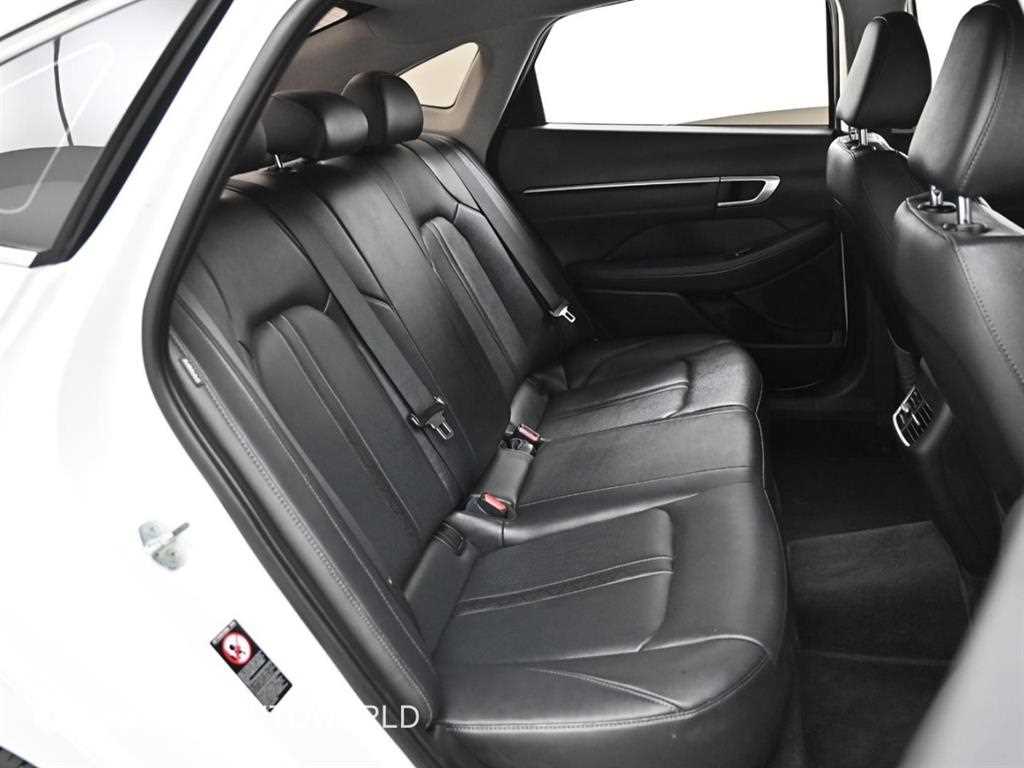 HYUNDAI Sonata - Vista 12