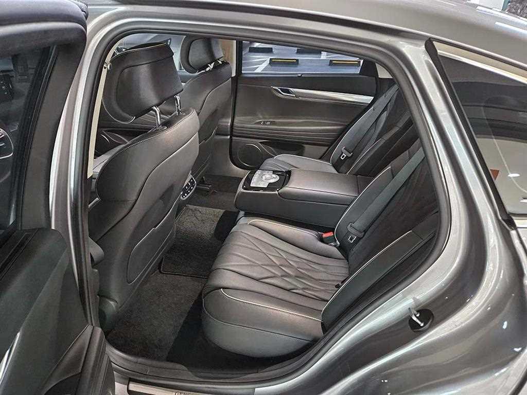 Genesis G80 - Vista 7