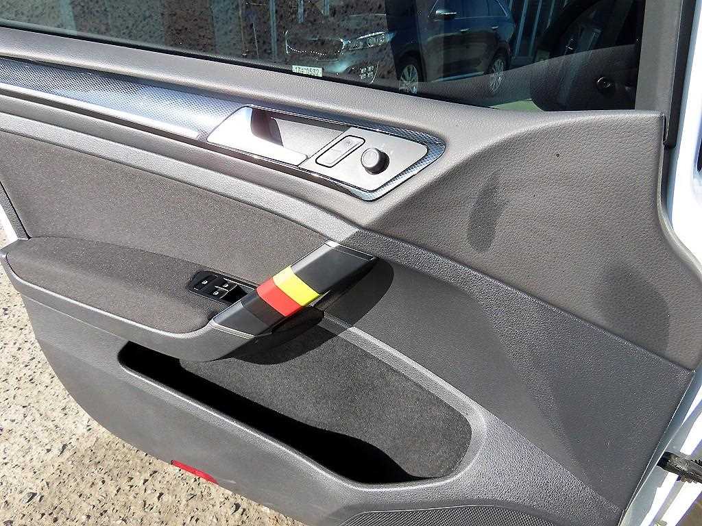 Volkswagen Golf - Vista 11