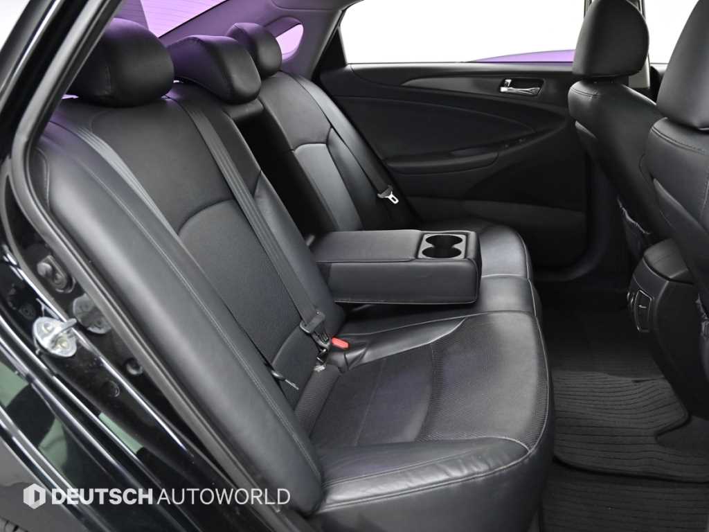 HYUNDAI Sonata - Vista 12