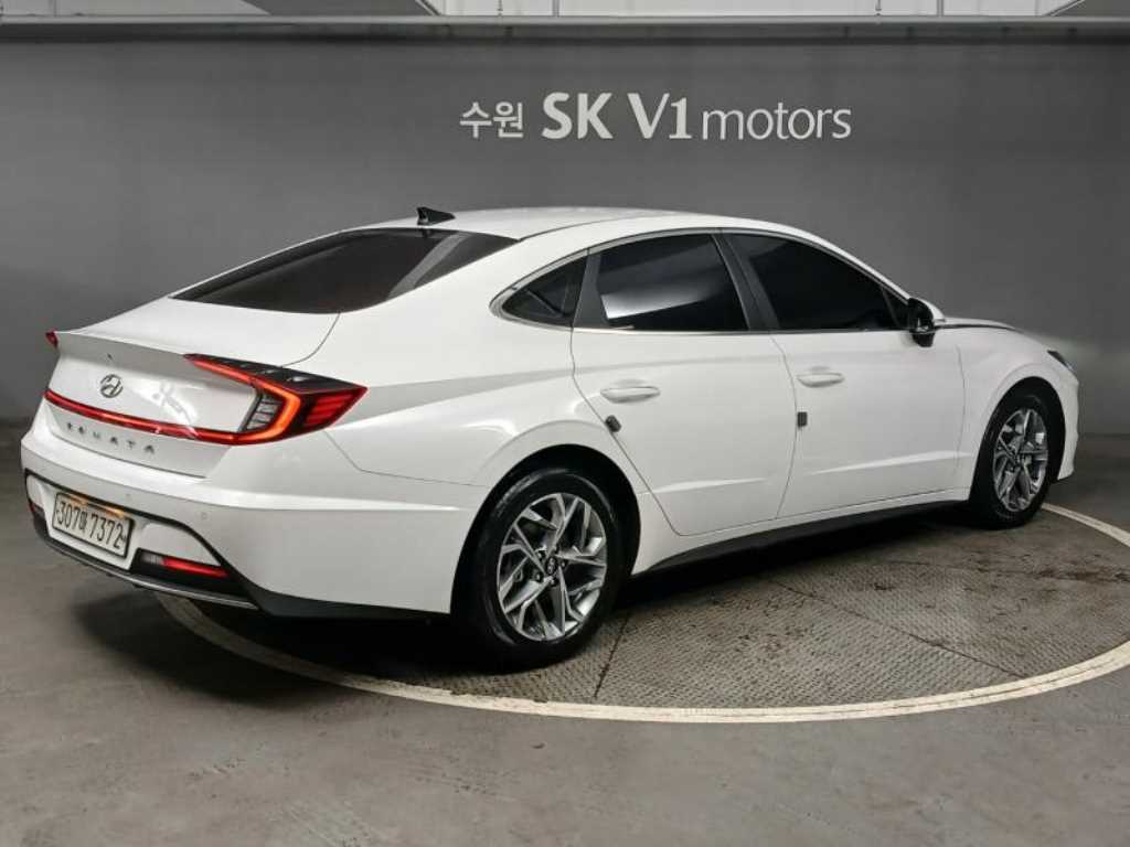HYUNDAI Sonata - Vista 4