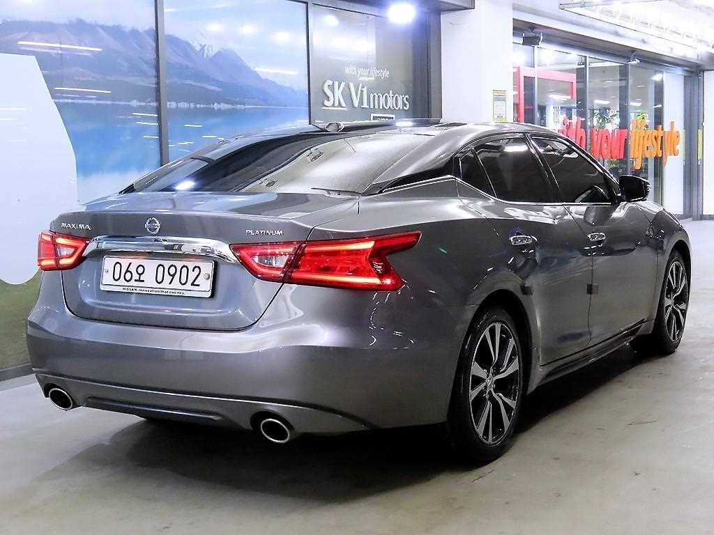 Nissan Maxima - Vista 4