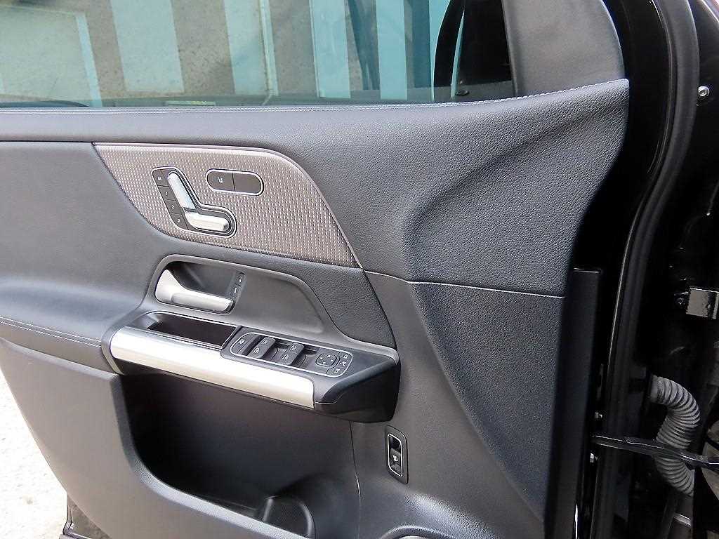 Mercedes Benz GLA Class - Vista 11