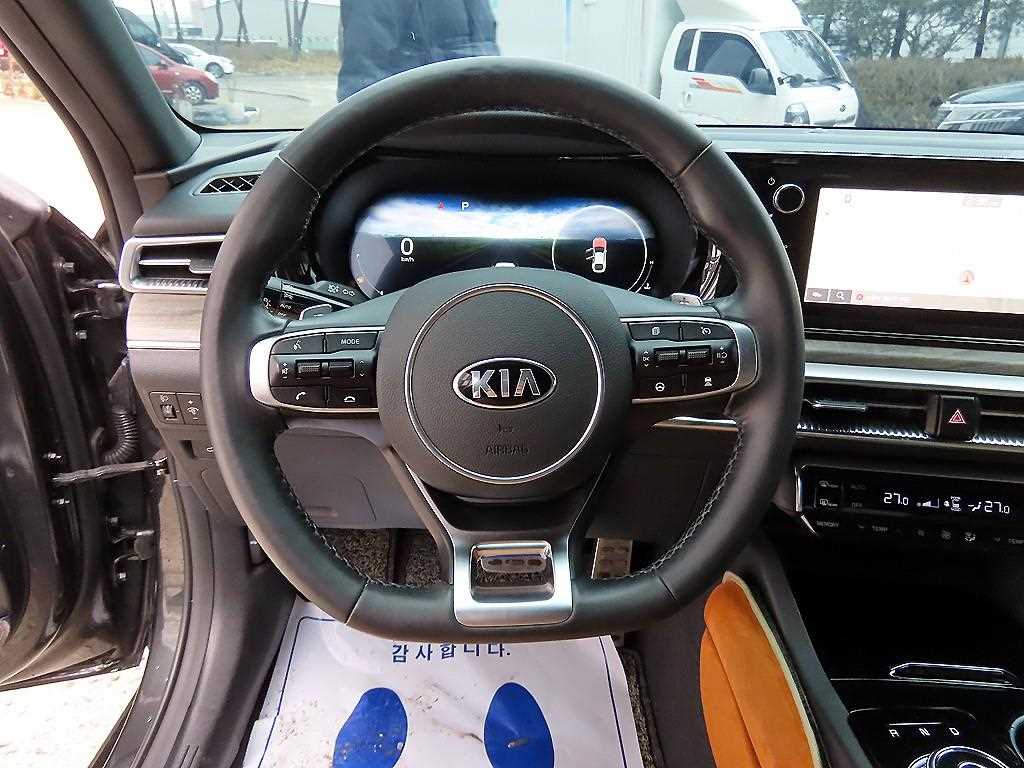 KIA K5 - Vista 8