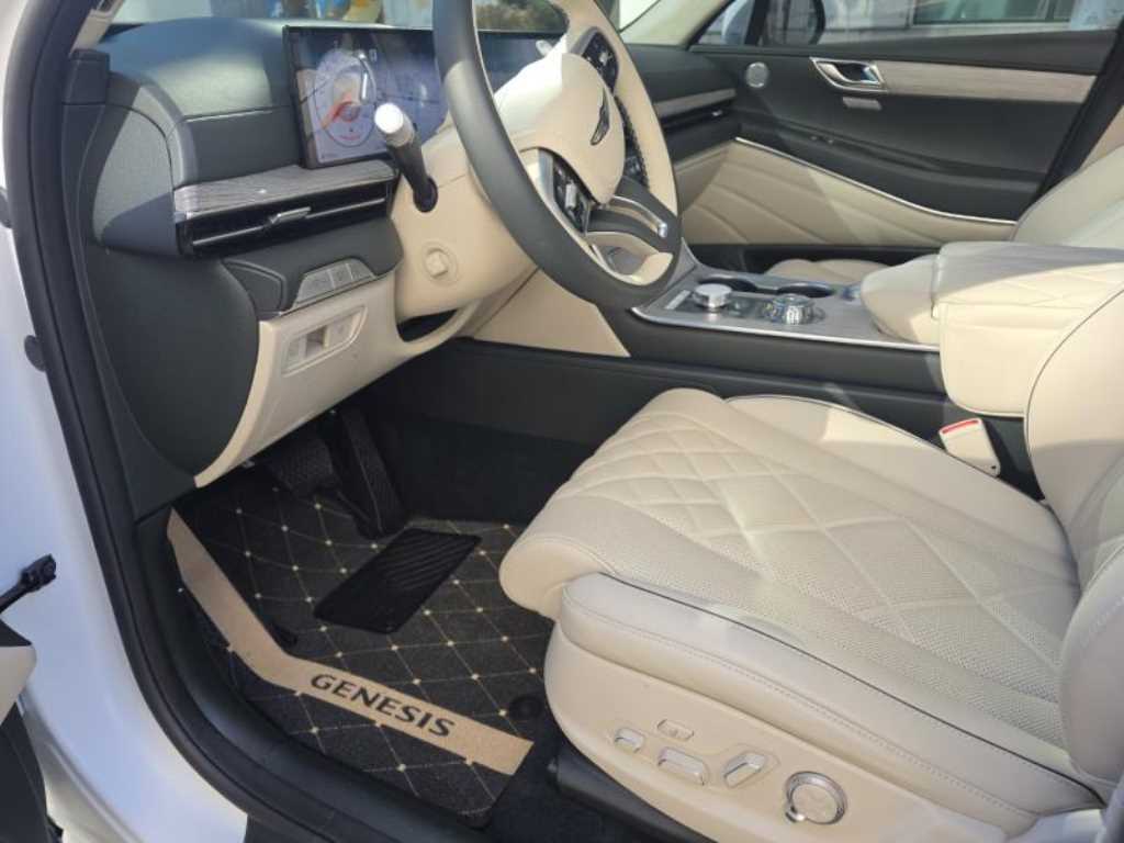 Genesis GV80 - Vista 7
