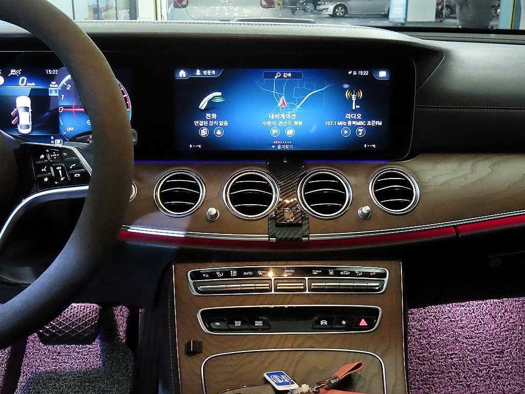 Mercedes Benz E class - Vista 11