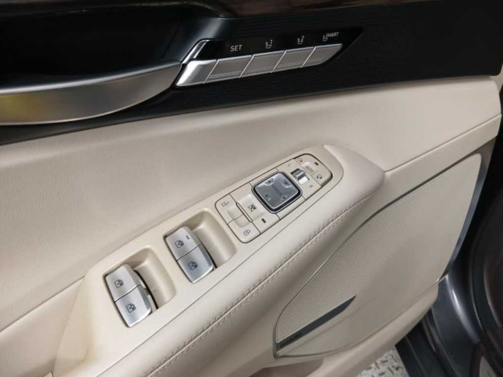 Genesis EQ900 - Vista 10