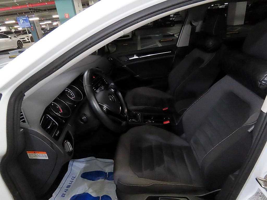 Volkswagen Golf - Vista 6