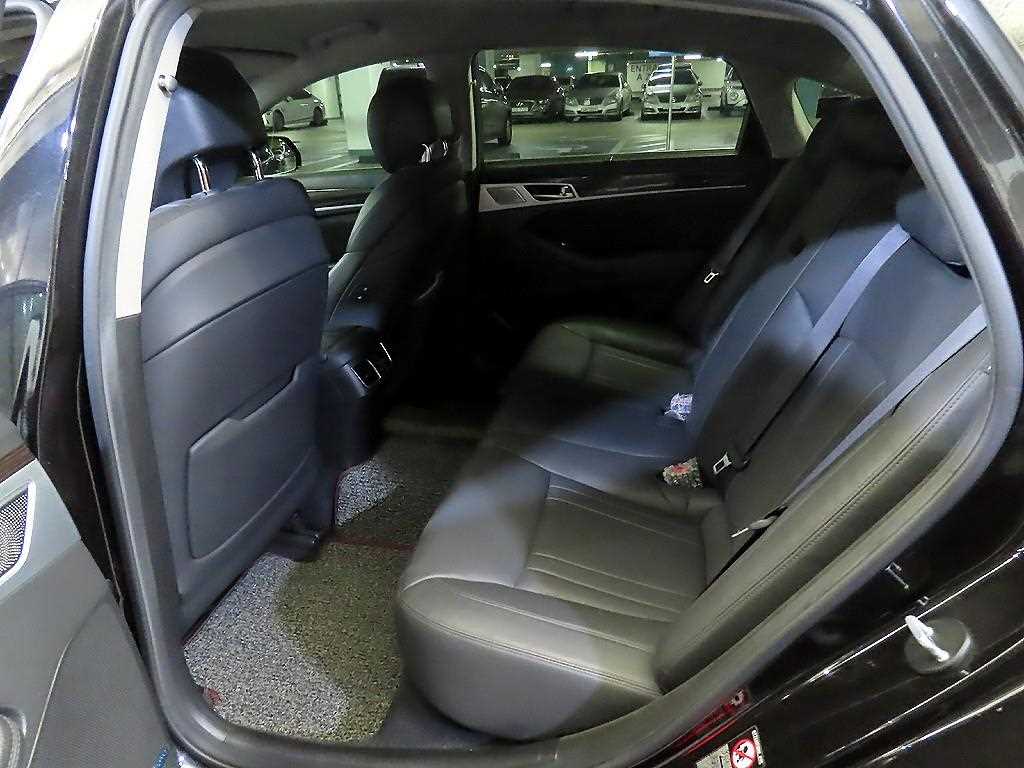 Genesis G80 - Vista 7