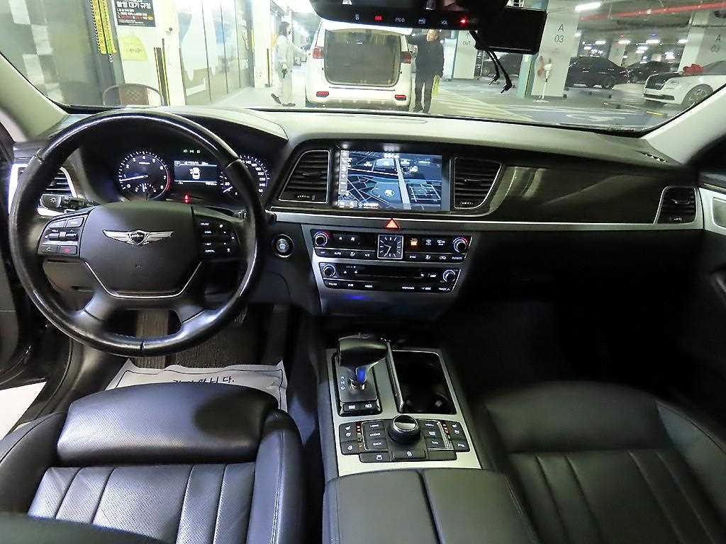 Genesis G80 - Vista 10