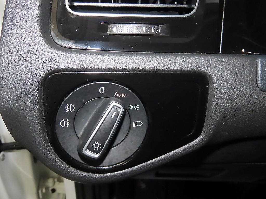 Volkswagen Golf 2015 Blanco - Importación desde Corea - HF Imports Iquique - Foto 14