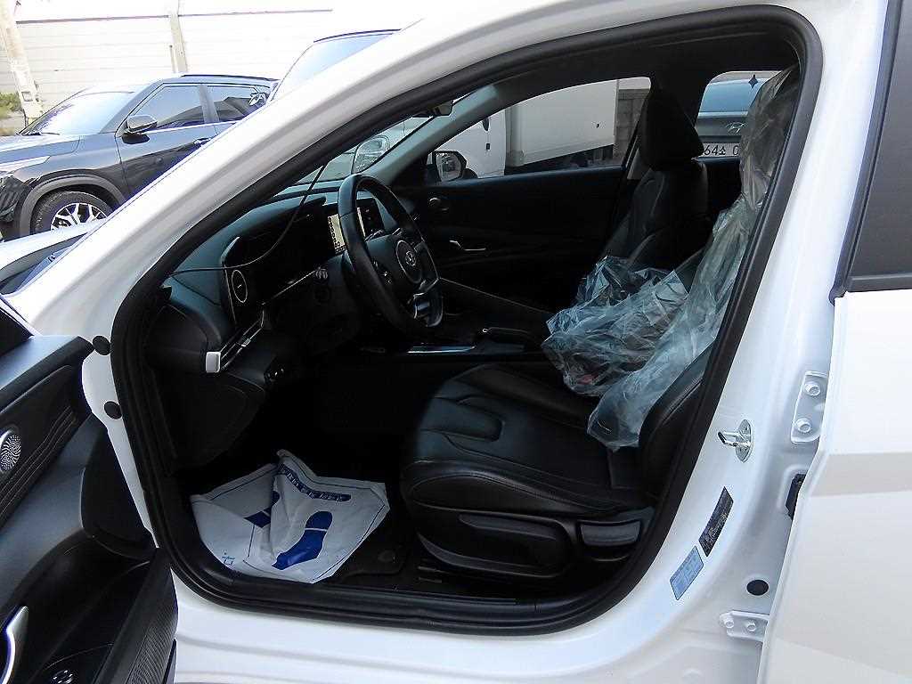 HYUNDAI Avante - Vista 5