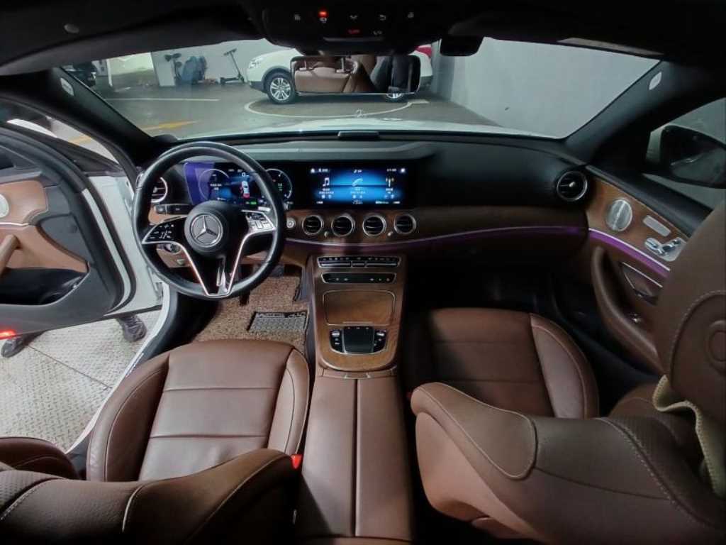 Mercedes Benz E class - Vista 6