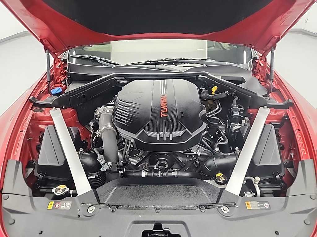 KIA Stinger - Vista 5