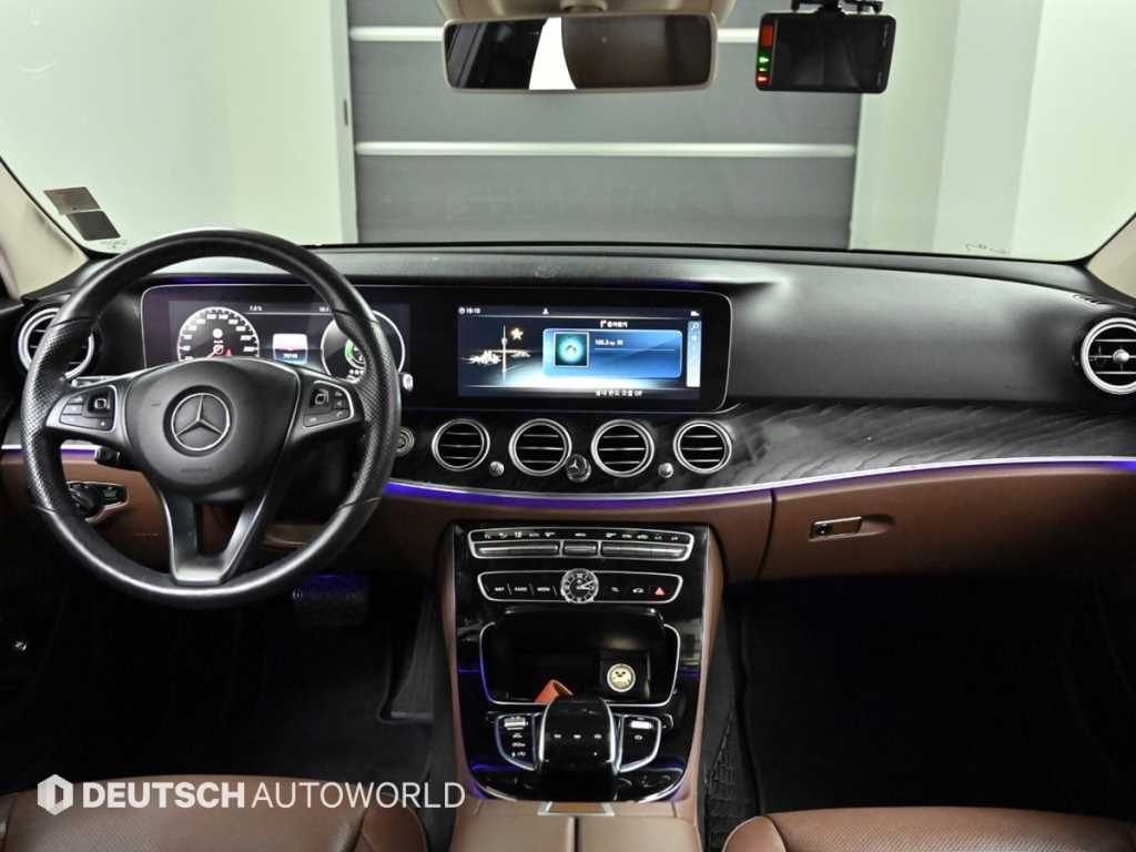 Mercedes Benz E class - Vista 7