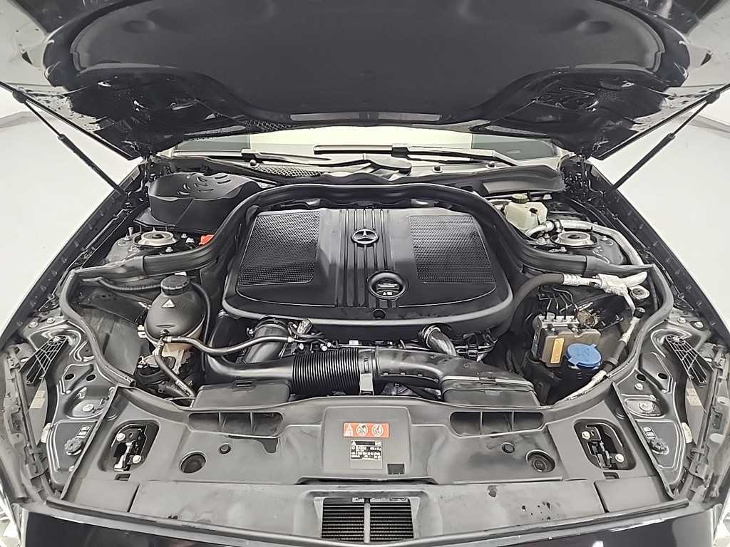 Mercedes Benz CLS Class - Vista 5