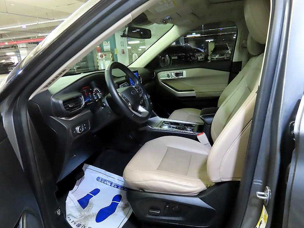 Ford Explorer - Vista 6