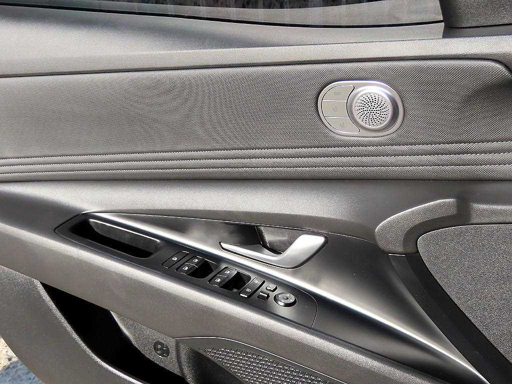 HYUNDAI Avante - Vista 11