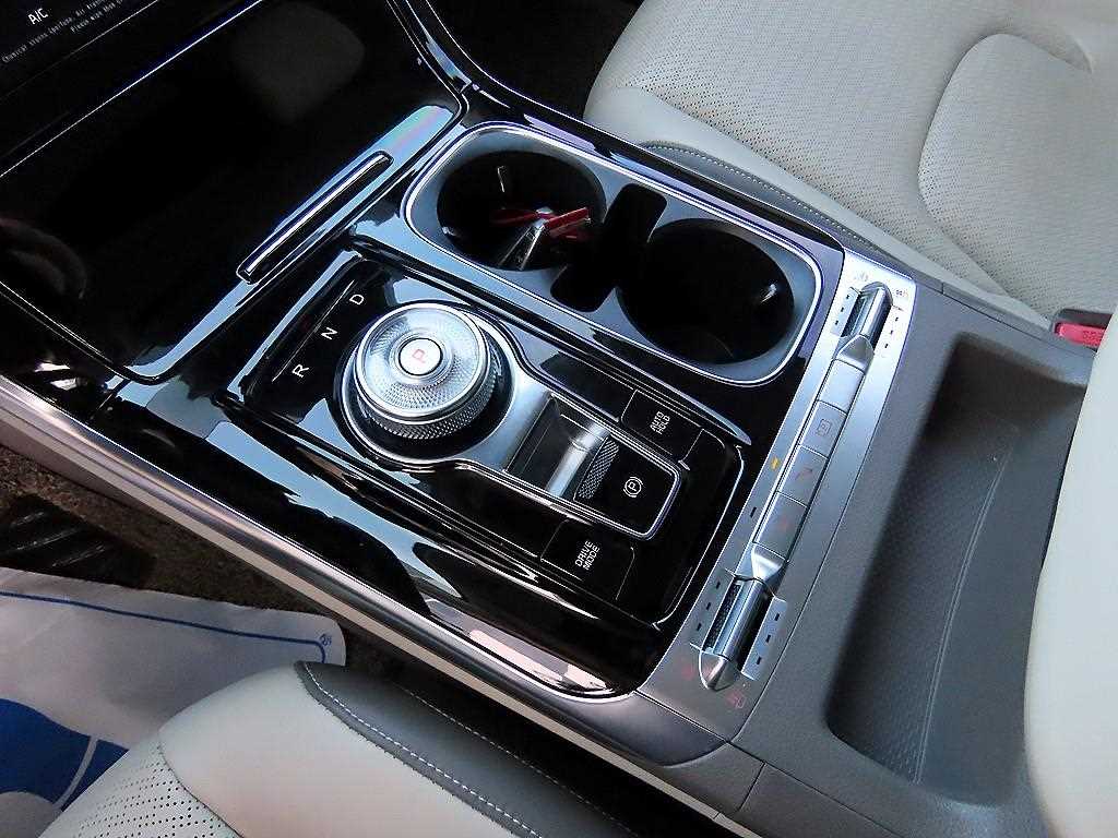 KIA Carnival - Vista 11