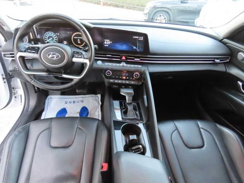 HYUNDAI Avante - Vista 8