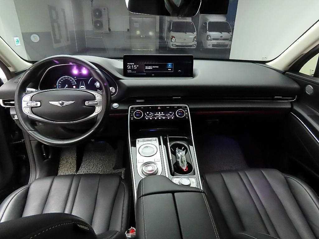 Genesis GV80 - Vista 8