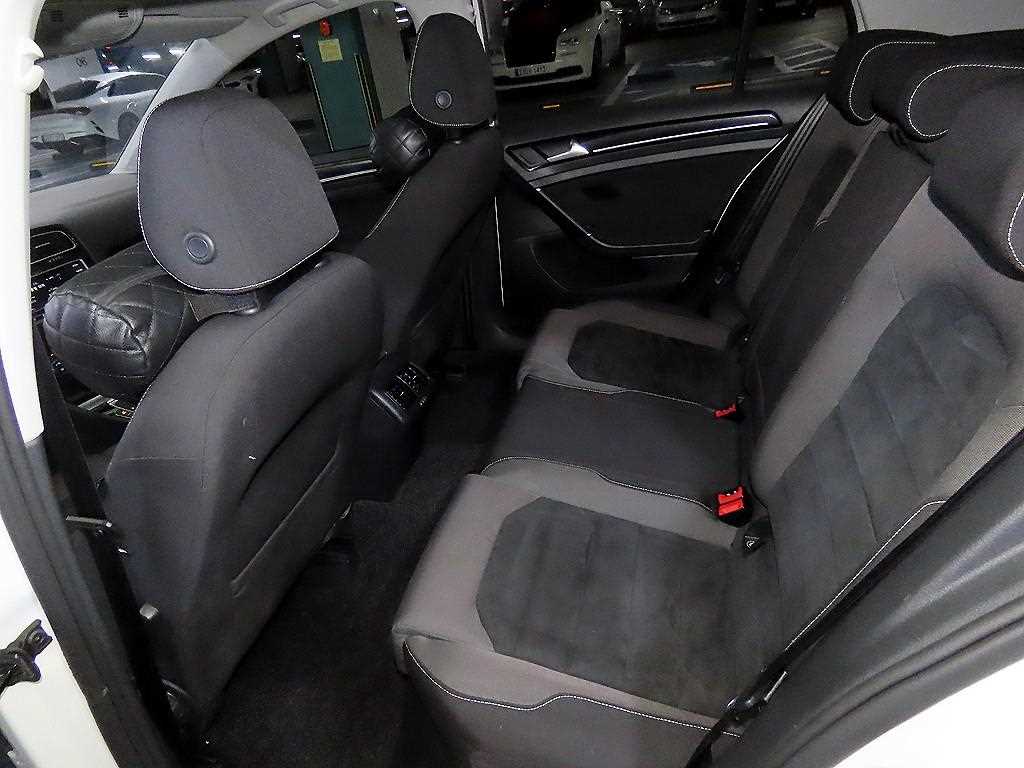 Volkswagen Golf - Vista 7