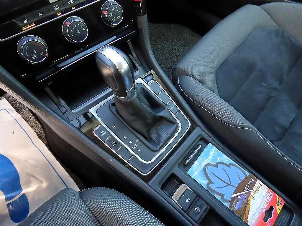 Volkswagen Golf - Vista 10