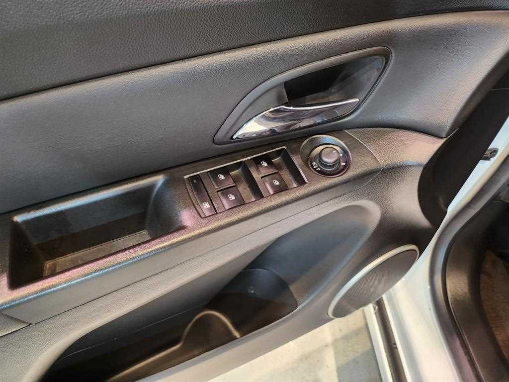 Chevrolet Cruise - Vista 9