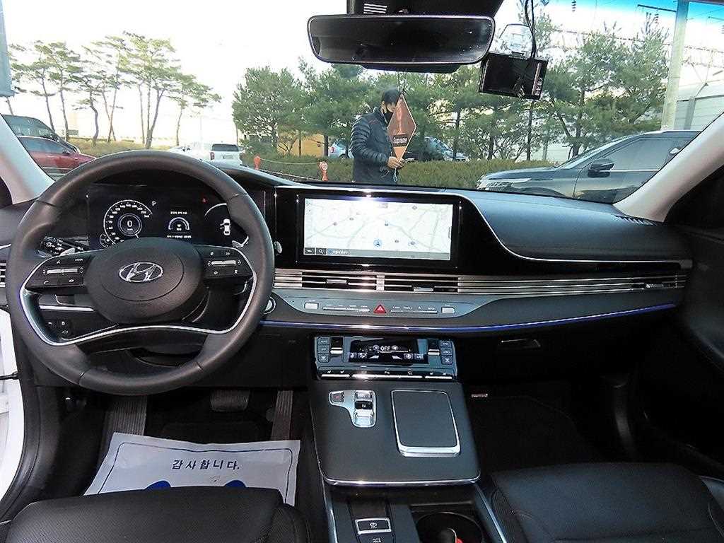 HYUNDAI Grandeur - Vista 7