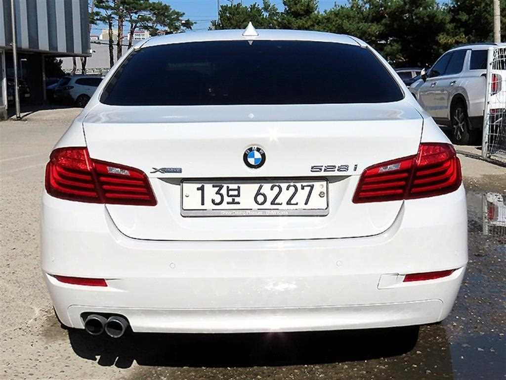 BMW 5 Series - Vista 4