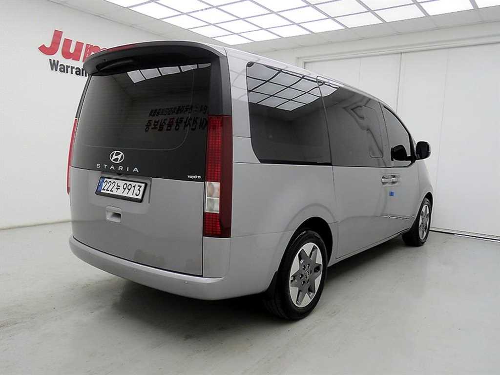 HYUNDAI Staria - Vista 4