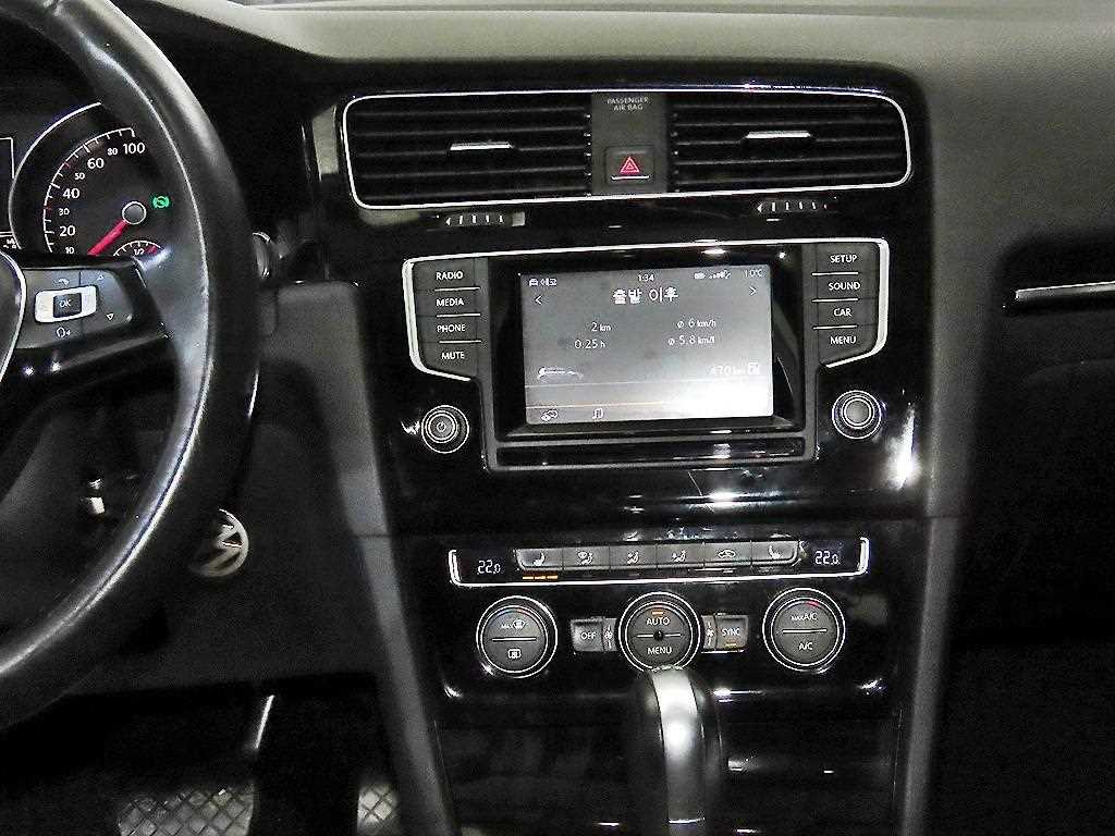 Volkswagen Golf - Vista 11