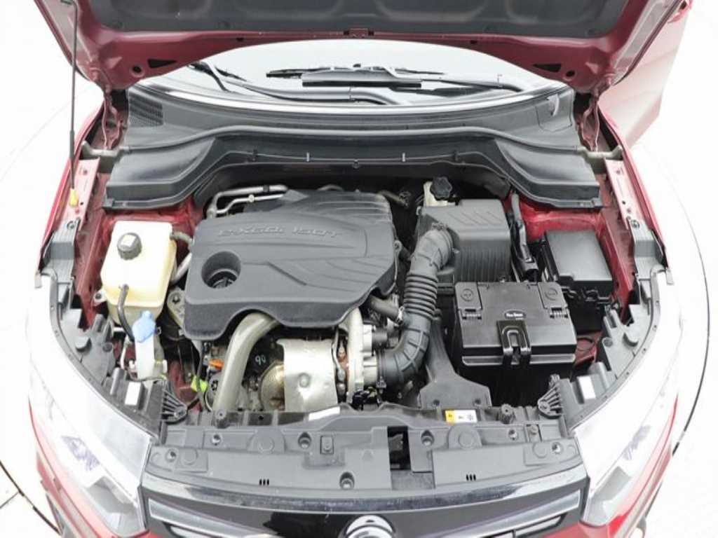 Ssangyong Tivoli - Vista 9