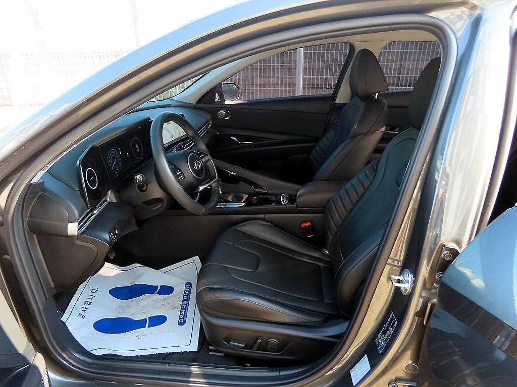 HYUNDAI Avante - Vista 5