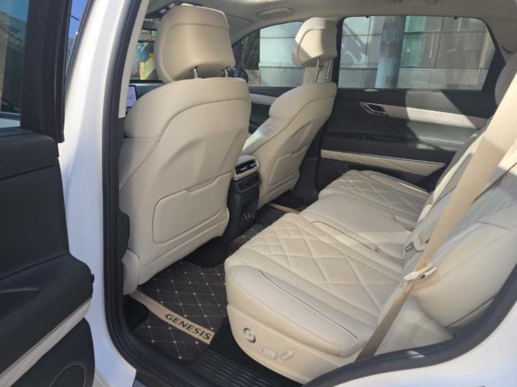 Genesis GV80 - Vista 8