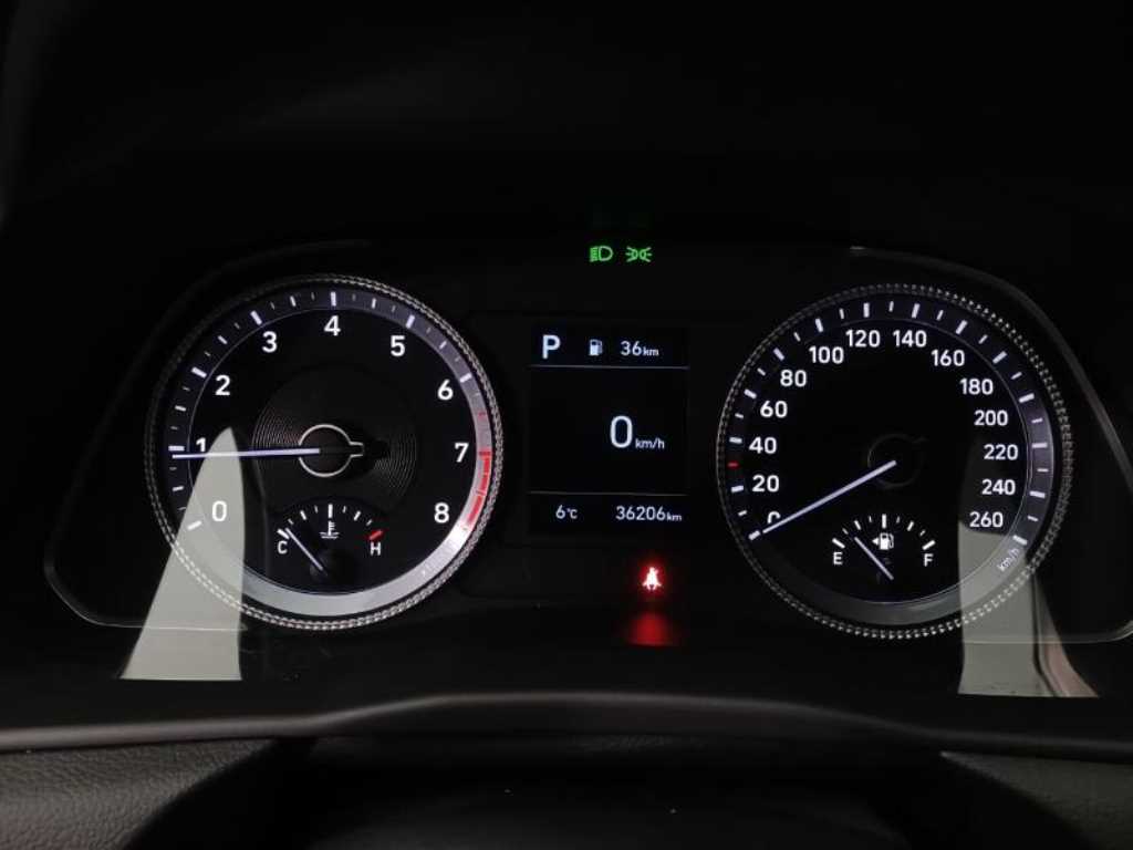 HYUNDAI Sonata - Vista 10