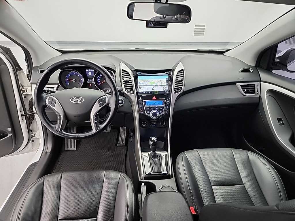 HYUNDAI i30 - Vista 7