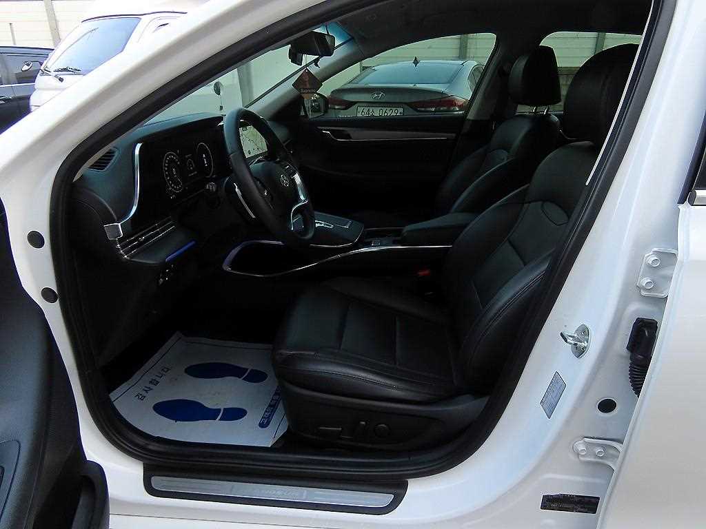 HYUNDAI Grandeur - Vista 5