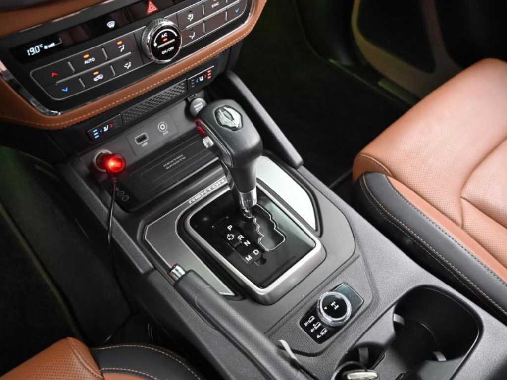 Ssangyong Rexton - Vista 9