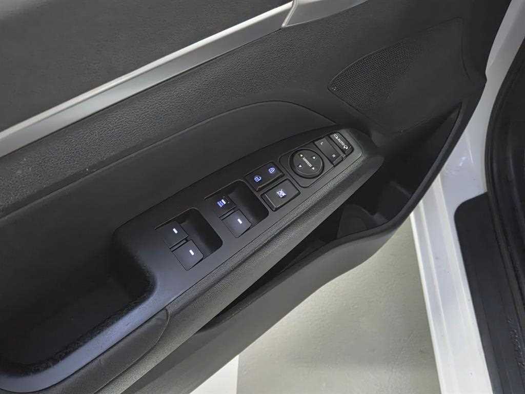 HYUNDAI Avante - Vista 12