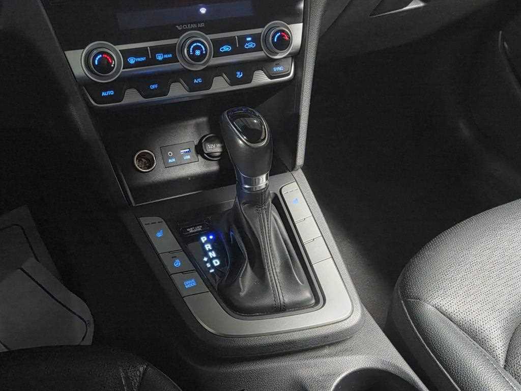 HYUNDAI Avante - Vista 9