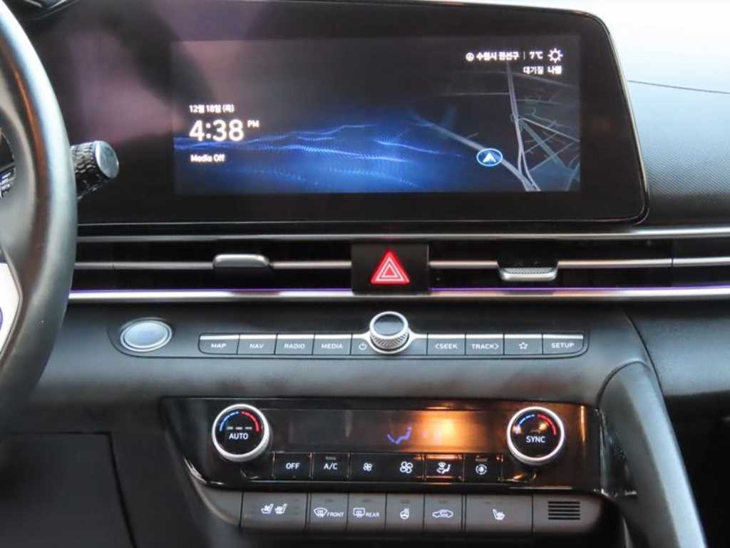 HYUNDAI Avante - Vista 10