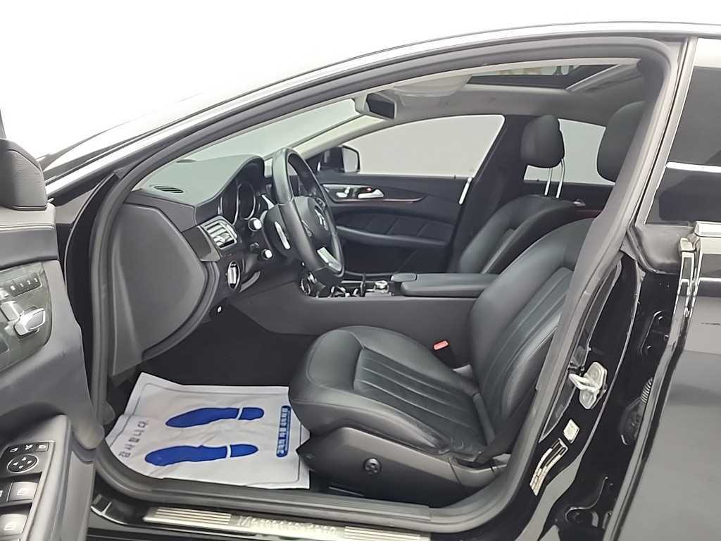 Mercedes Benz CLS Class - Vista 11