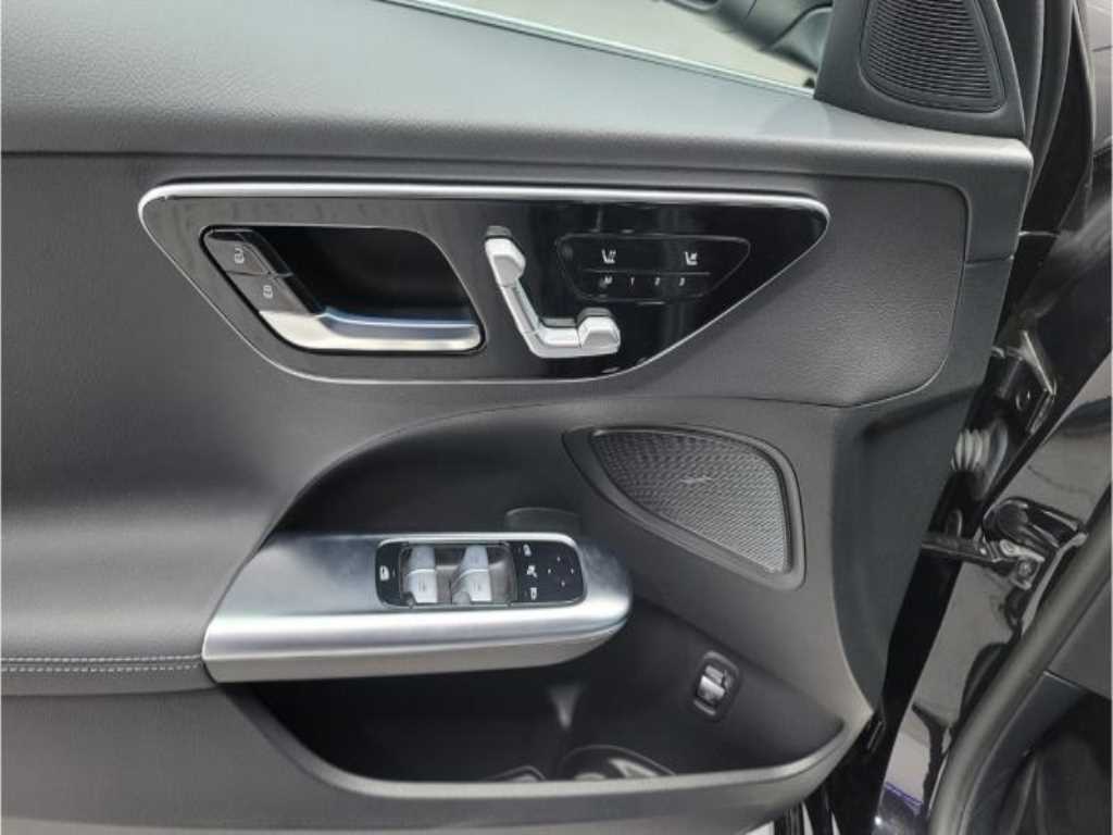 Mercedes Benz C Class - Vista 11