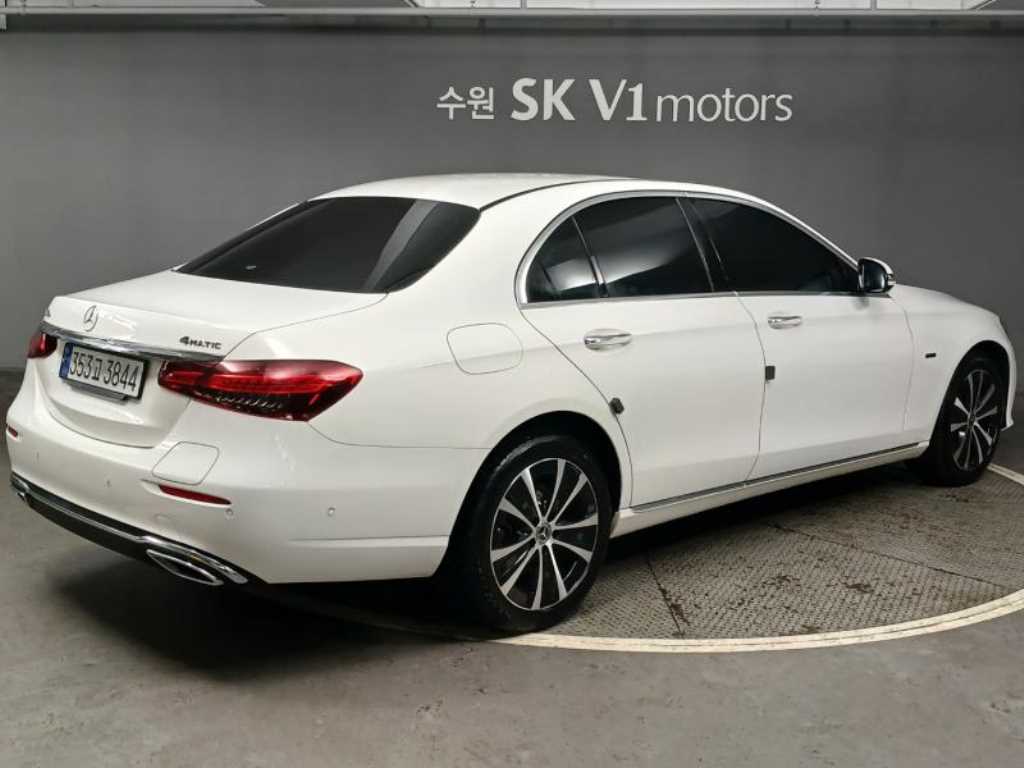 Mercedes Benz E class - Vista 4