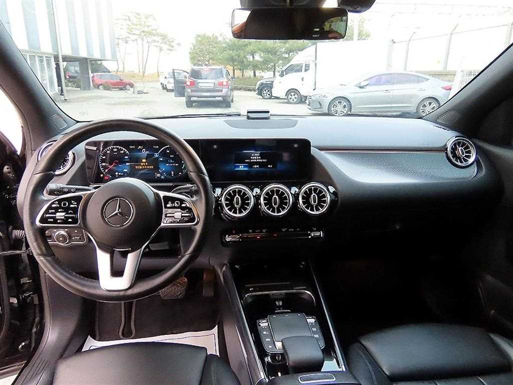 Mercedes Benz GLA Class - Vista 7