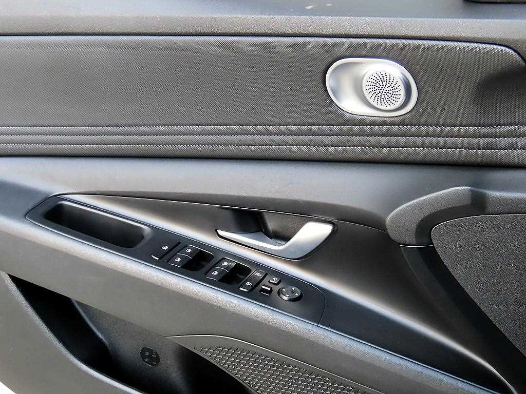 HYUNDAI Avante - Vista 11