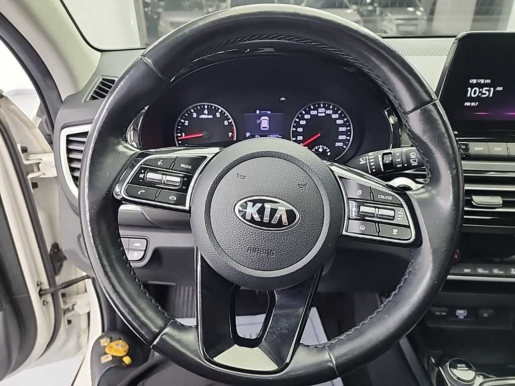 KIA Seltos - Vista 9