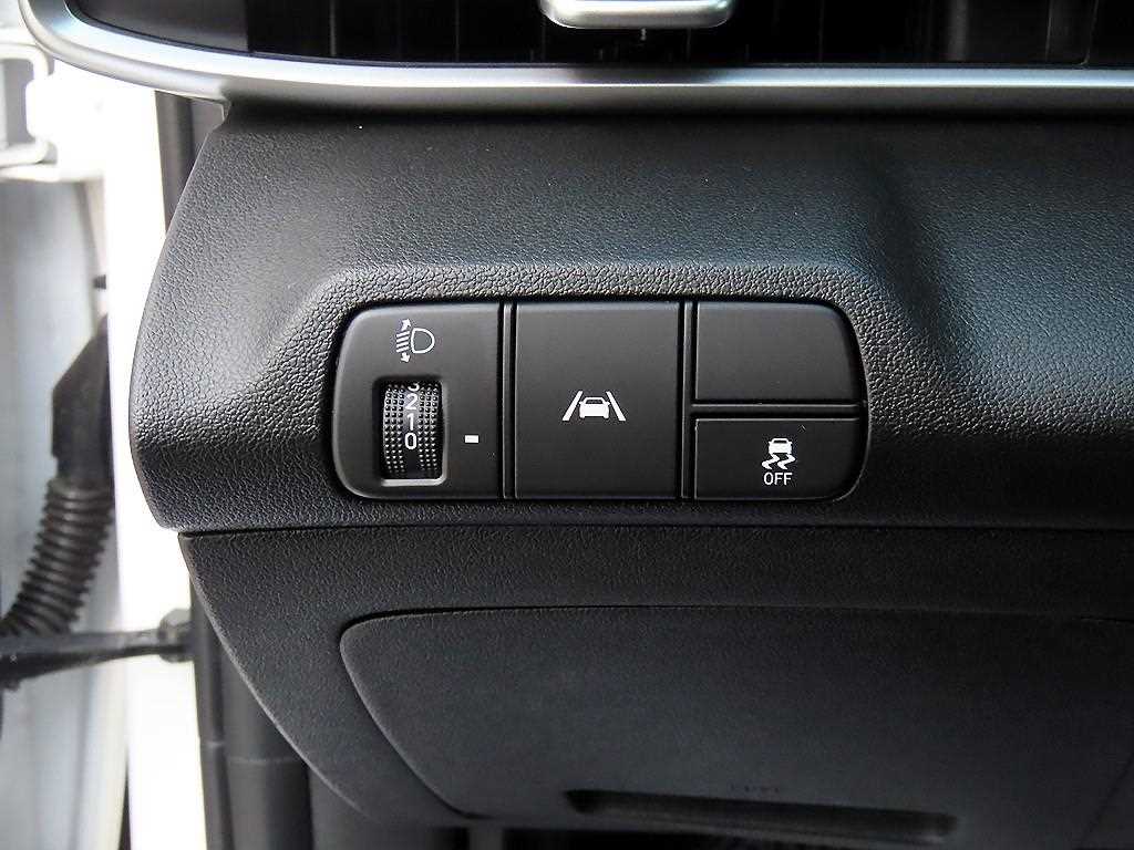 HYUNDAI Avante - Vista 12