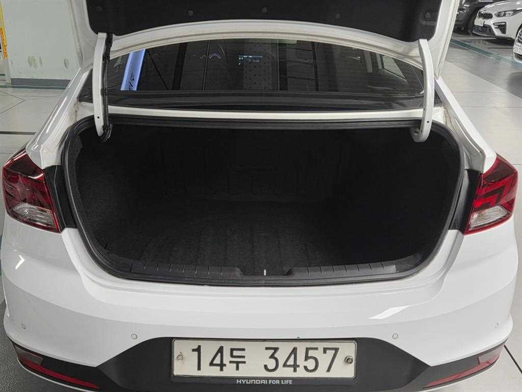 HYUNDAI Avante 2019 Blanco - Importación desde Corea - HF Imports Iquique - Foto 19